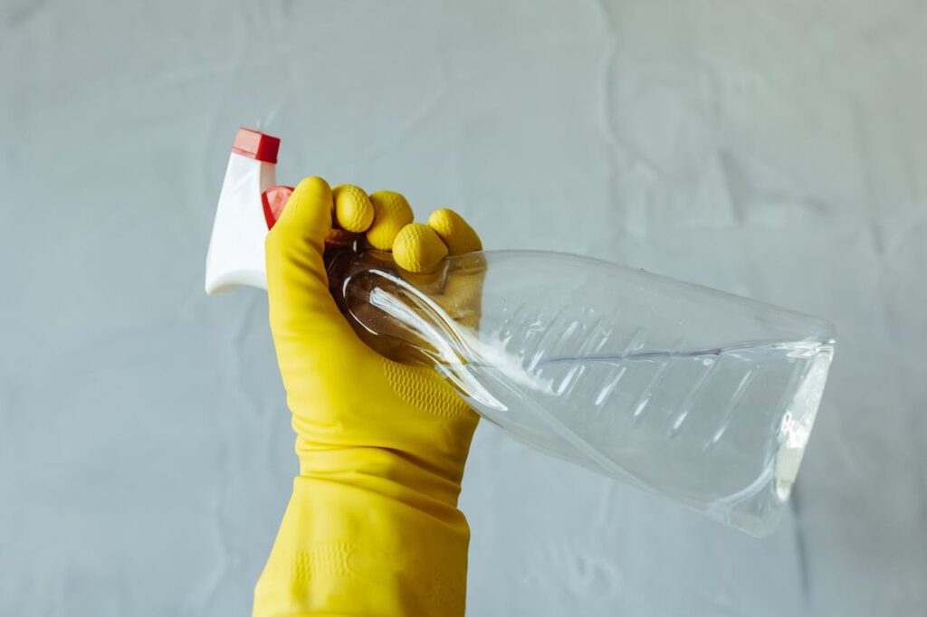 Como desentupir canos sem soda cáustica